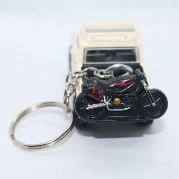 Hot Wheels 1967 Jeepster Commando custom keychain 1:64 scale - Picture 3 of 4